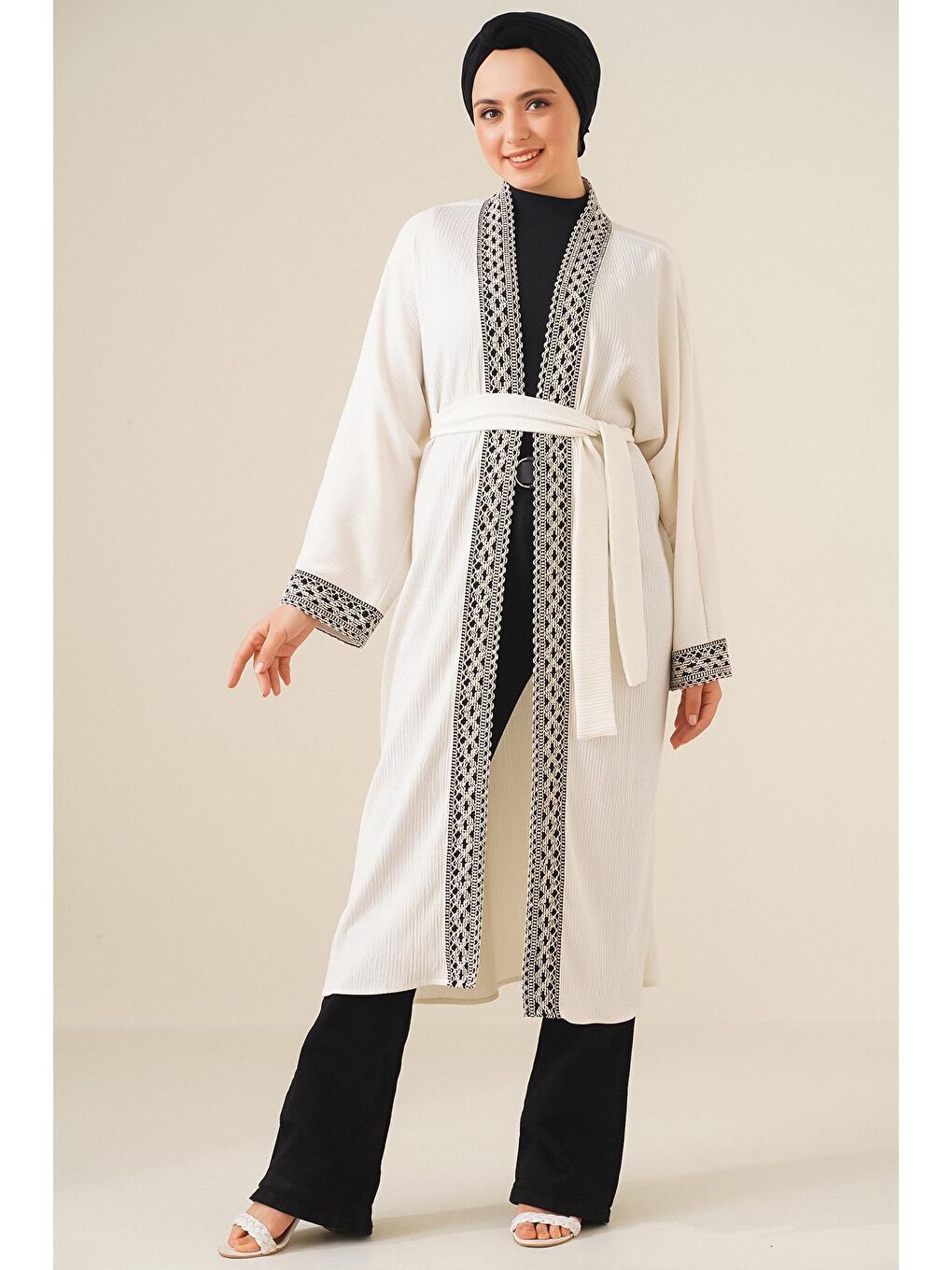 5865 Nakışlı Örme Uzun Kimono - Beyaz-2