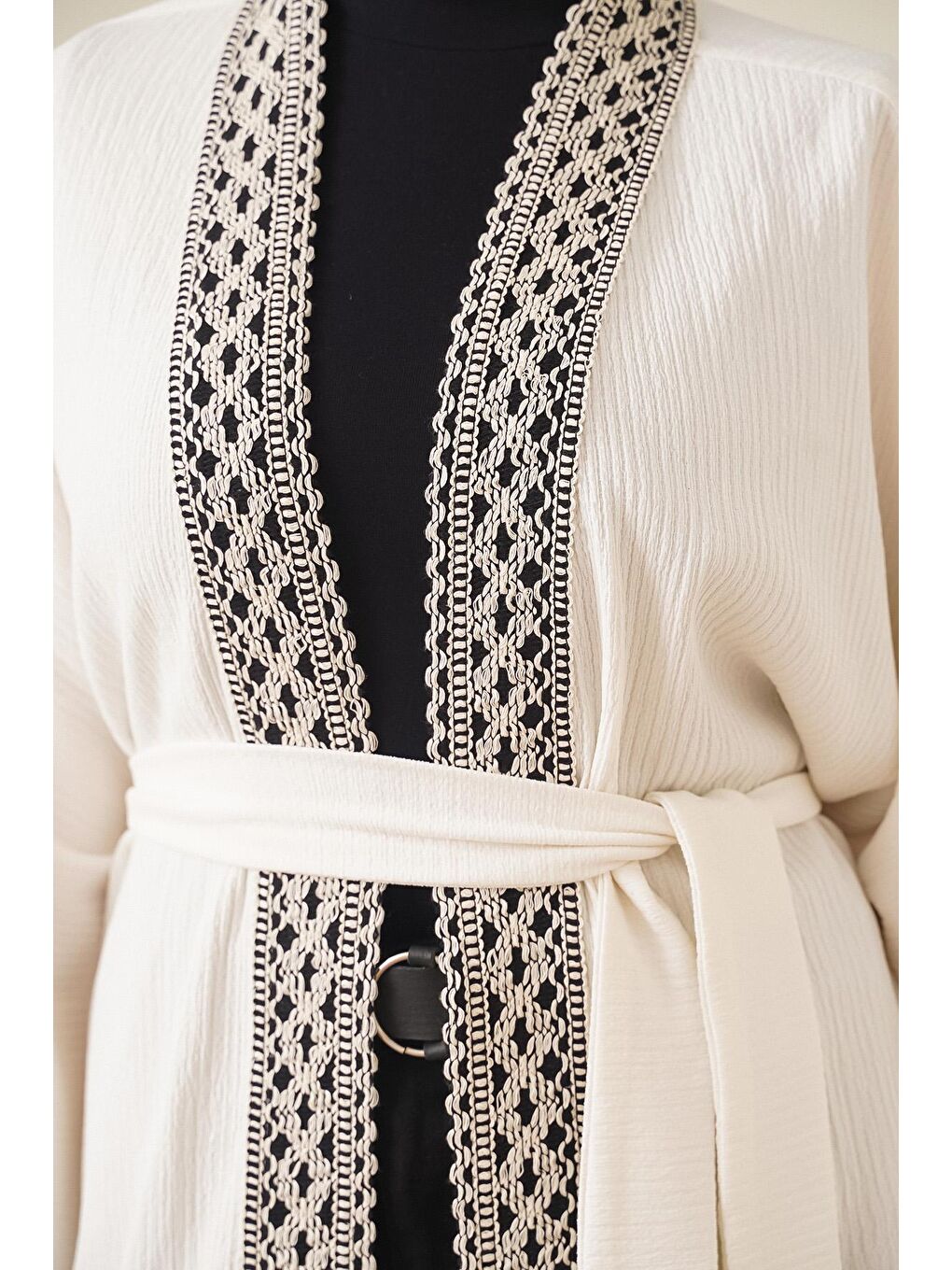 5865 Nakışlı Örme Uzun Kimono - Beyaz-3