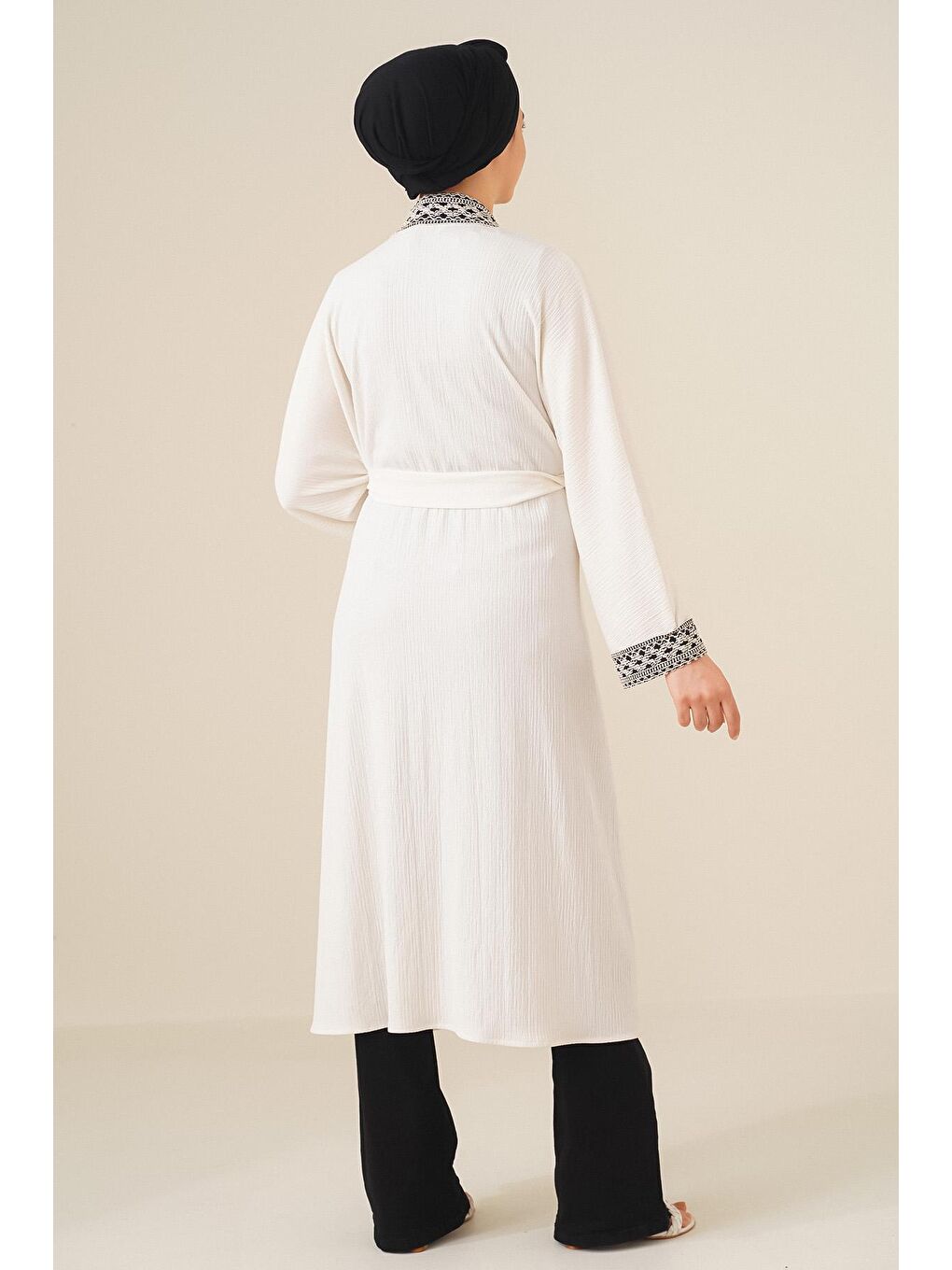 5865 Nakışlı Örme Uzun Kimono - Beyaz-4