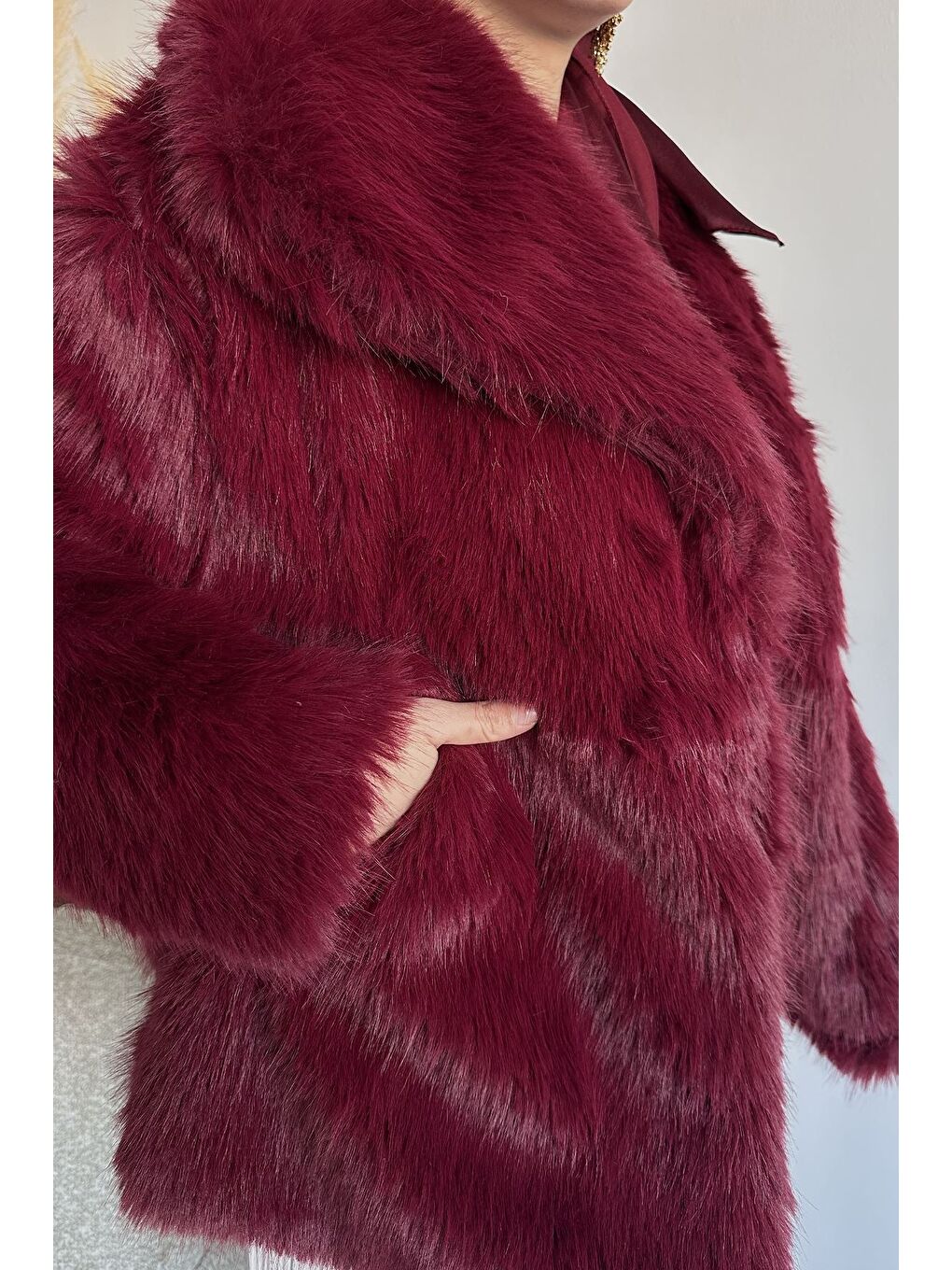 Bordo İç Astarlı Çift Cepli Kürklü Tesettür Mont-11