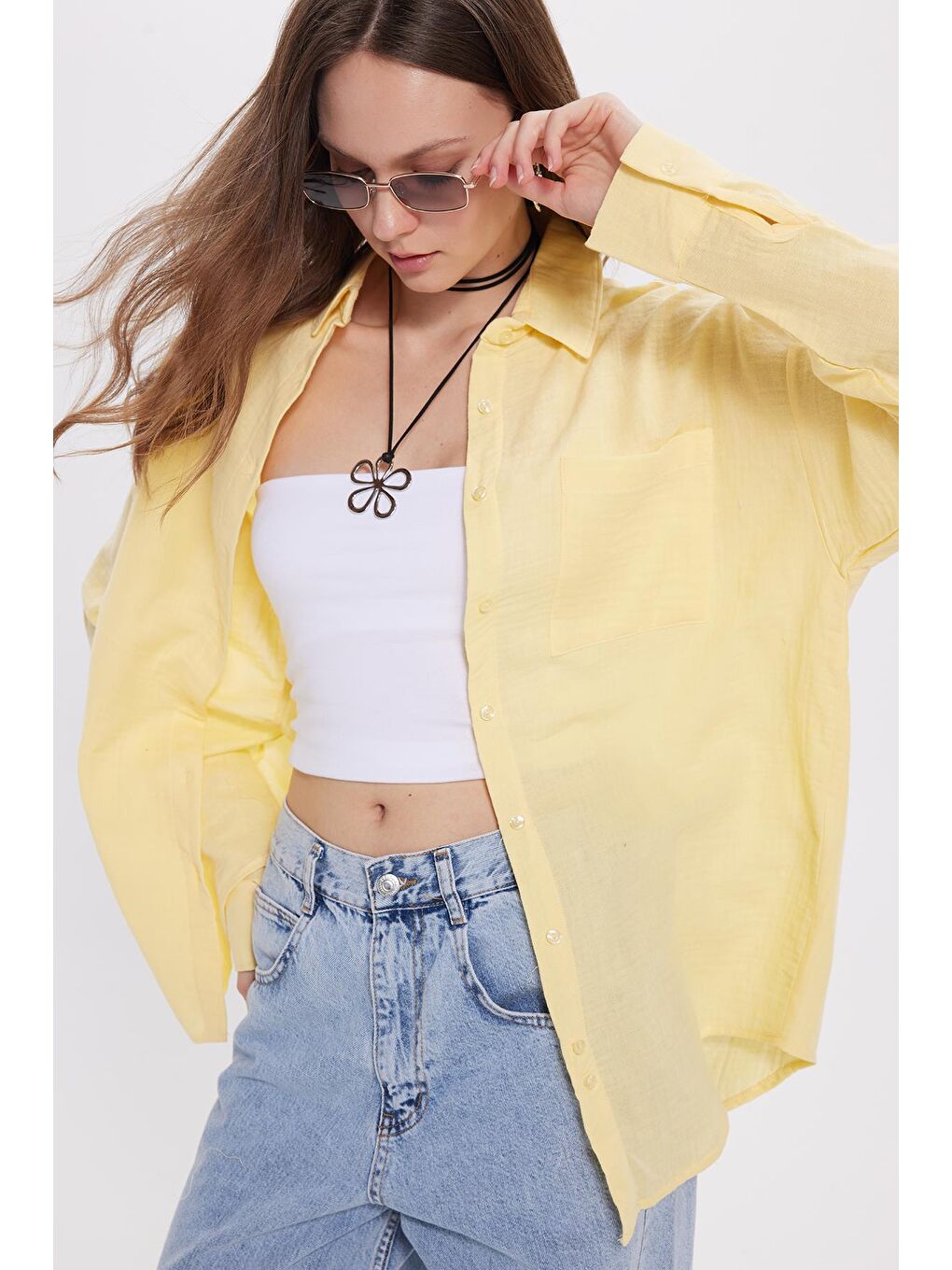 Kadın Oversize Geniş Kesim %100 Pamuk Müslin Kumaş Uzun Kollu Cepli Dokulu Sarı Gömlek-5