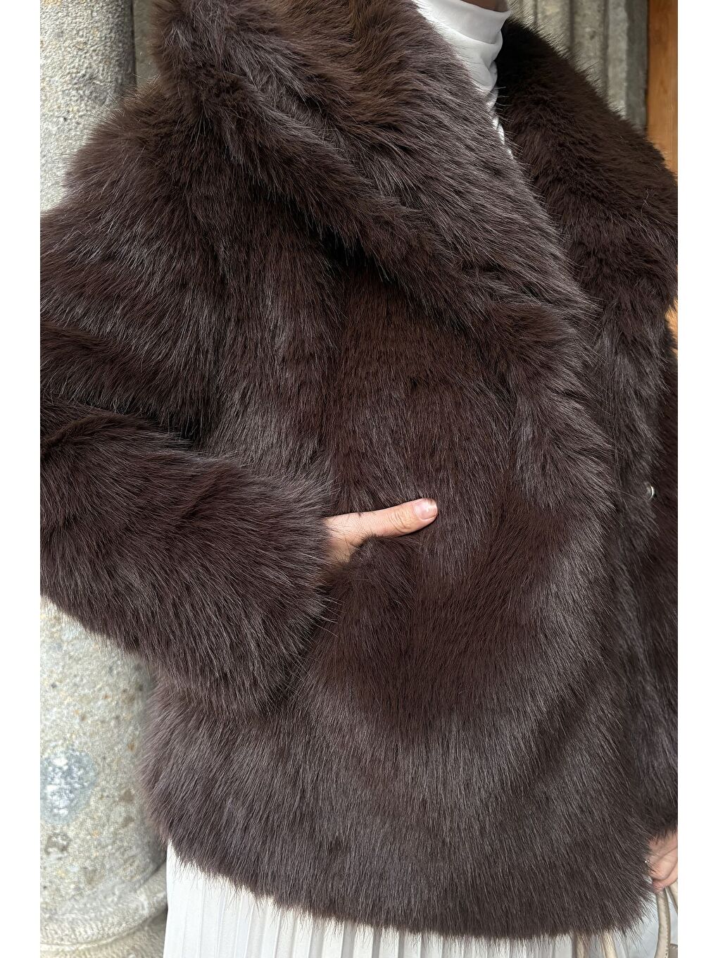 Kahverengi İç Astarlı Çift Cepli Kürklü Tesettür Mont-9