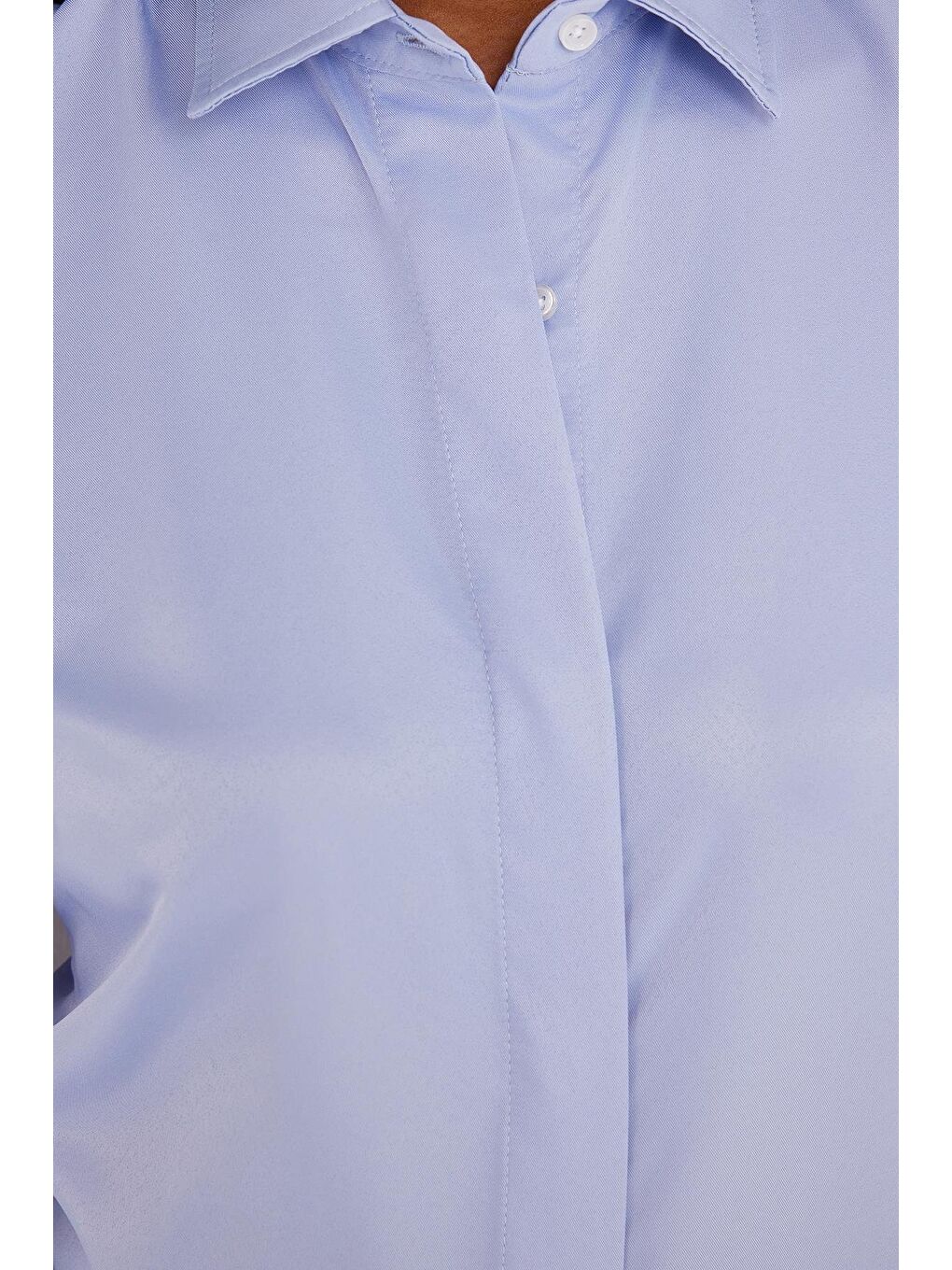 Kadın Slim Fit Dar Kesim Vucüda Oturan Uzun Kollu Gizli Düğme Detaylı Mavi Basic Gömlek-2