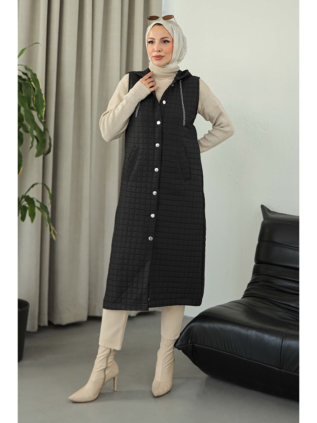 Cepli Zincir Detaylı Kapitone Yelek Siyah - 27824-SIYAH-3