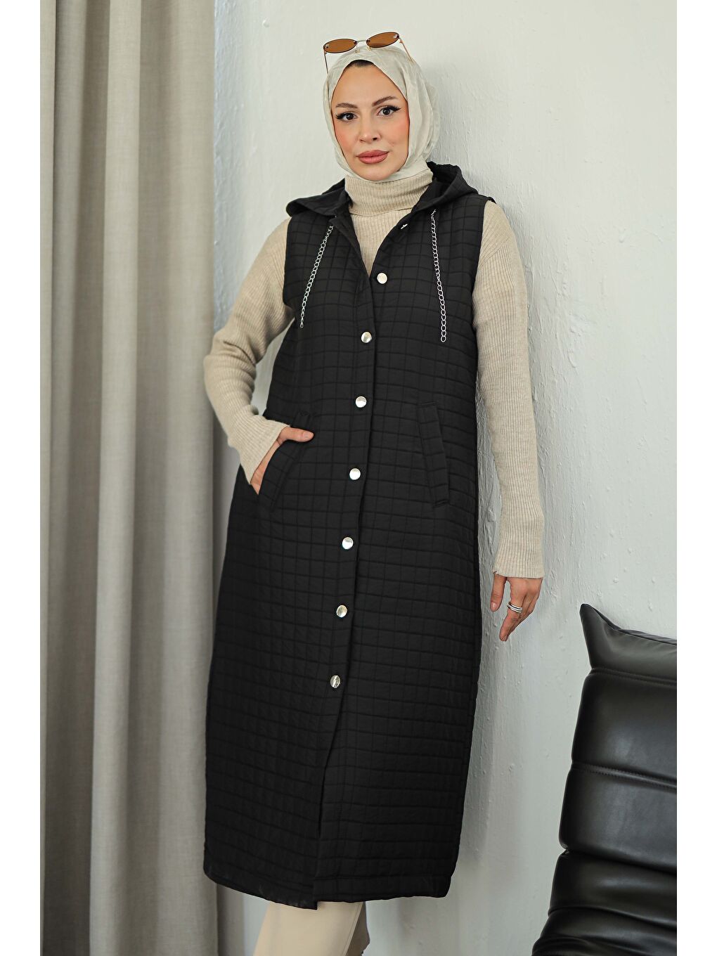 Cepli Zincir Detaylı Kapitone Yelek Siyah - 27824-SIYAH-4