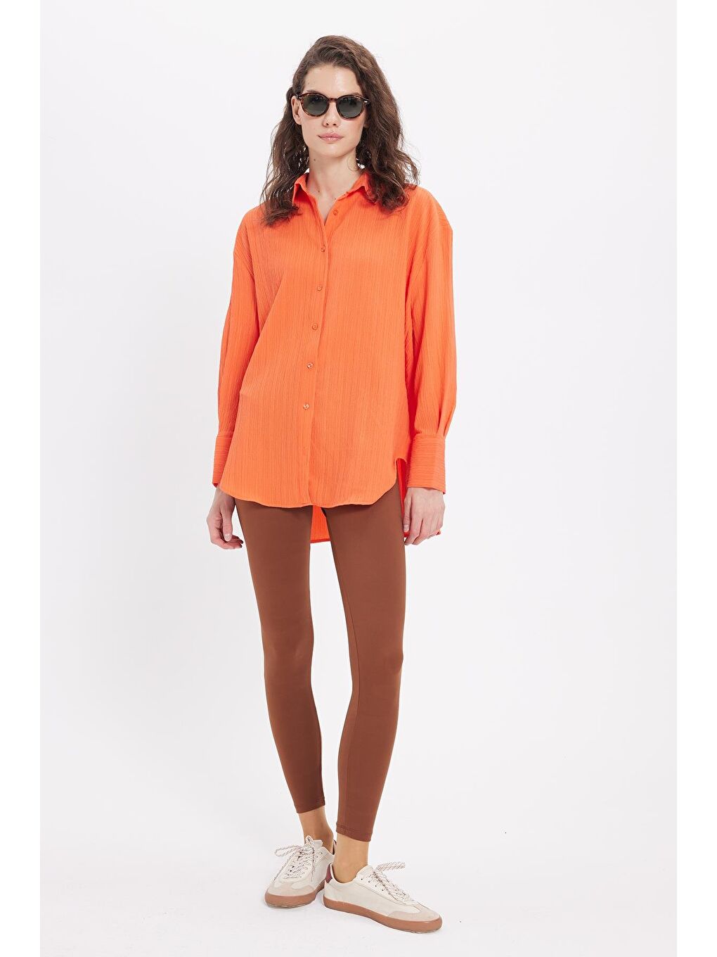 Kadın Oversize Geniş Kesim Bürümcük Pens Detaylı Uzun Kollu Dokulu Turuncu Gömlek-3