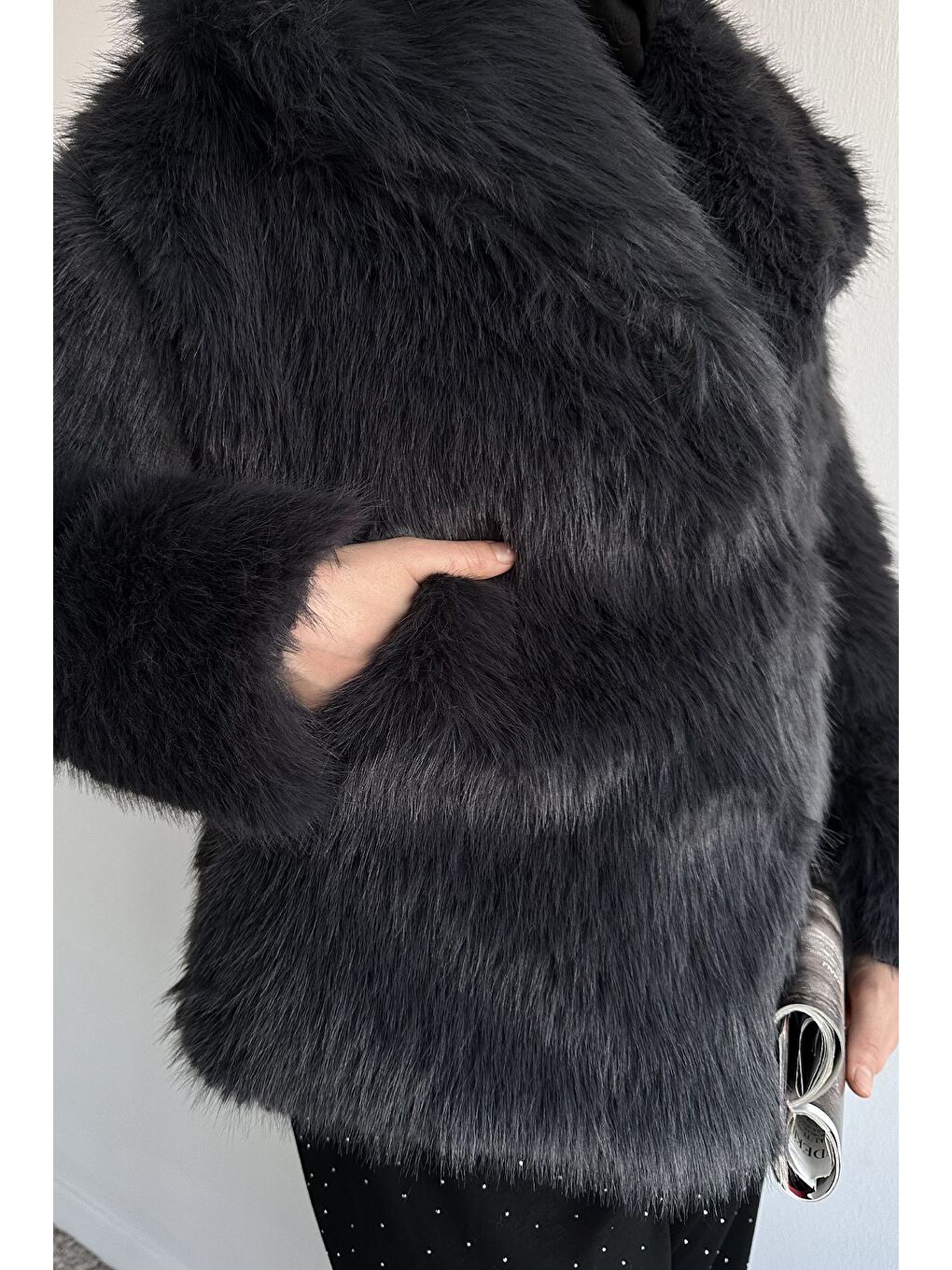 Gri İç Astarlı Çift Cepli Kürklü Tesettür Mont-7