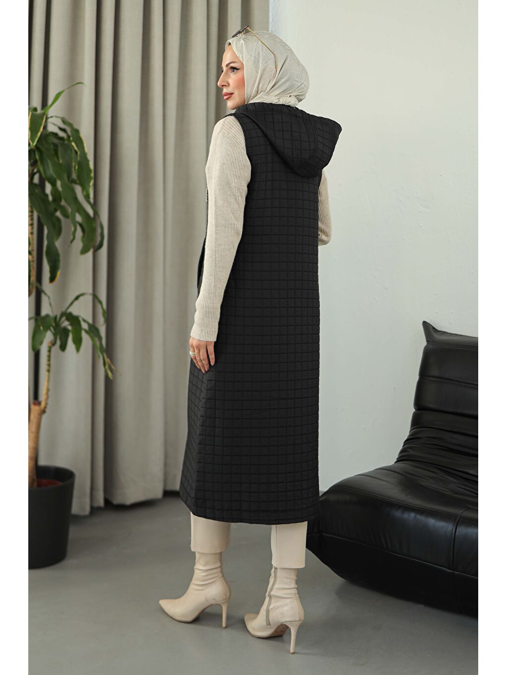 Cepli Zincir Detaylı Kapitone Yelek Siyah - 27824-SIYAH-5