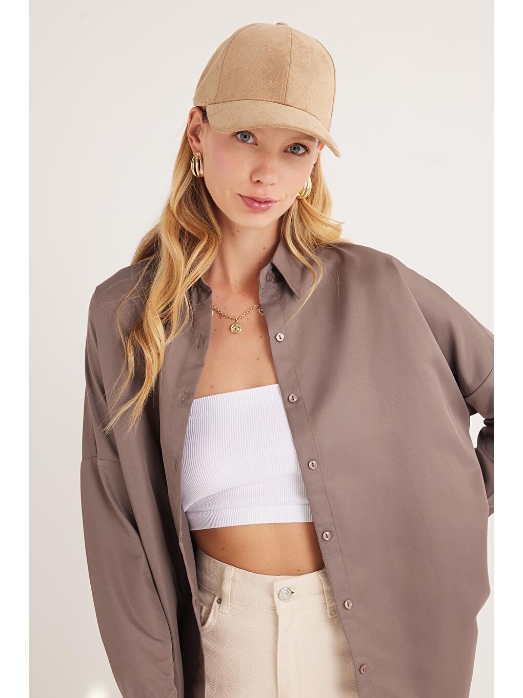 Gri Kadın Oversize Rahat Kesim Spor Yaka Uzun Kollu Basic Düz Vizon Gömlek-1