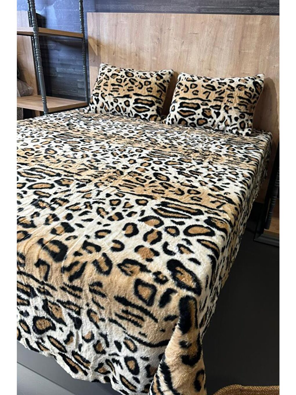 Karışık Leopar Tavşan Tüyü Çift Kişilik Yatak Örtüsü 220x240 Cm-2