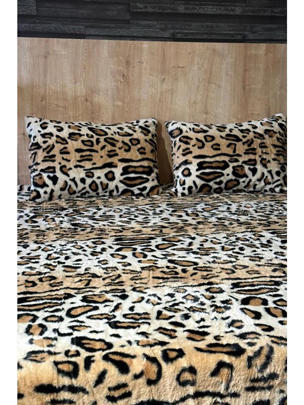 Karışık Leopar Tavşan Tüyü Çift Kişilik Yatak Örtüsü 220x240 Cm-3