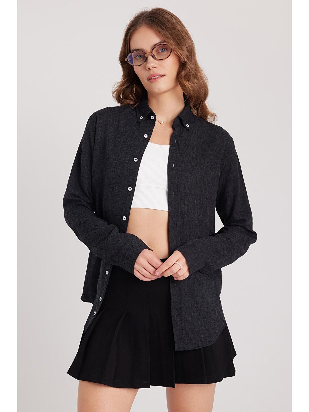 Kadın Slim Fit Düğmeli Yaka Kışlık Yün Viskon Düz Siyah Gömlek