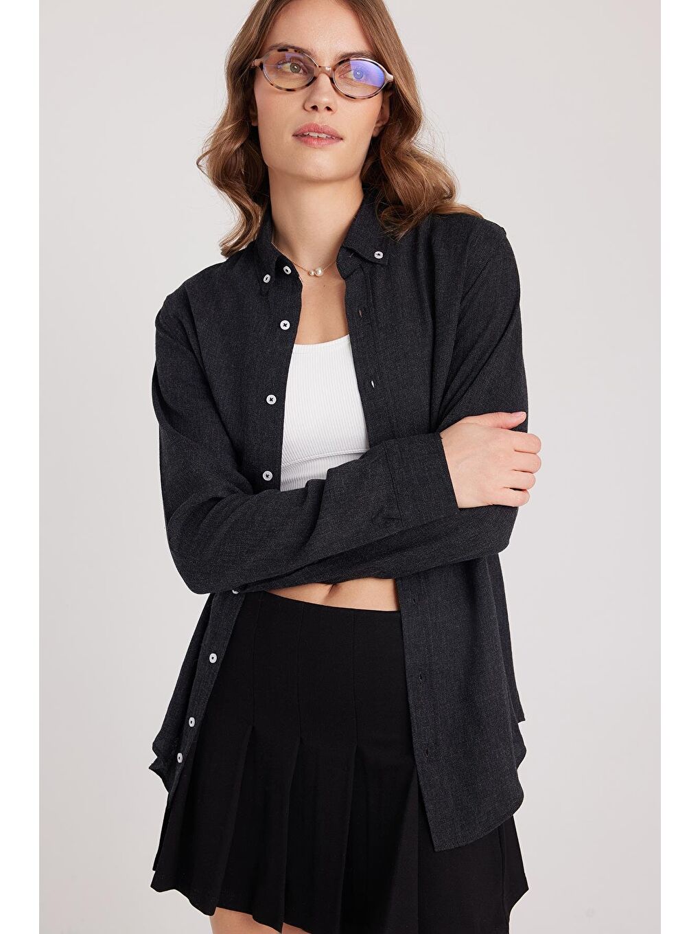 Kadın Slim Fit Düğmeli Yaka Kışlık Yün Viskon Düz Siyah Gömlek-4