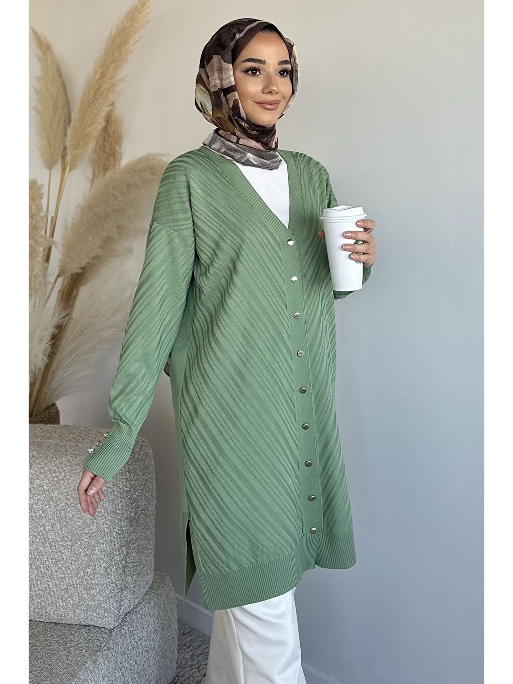 Yeşil Desenli Ön Düğmeli Tesettür Triko Hırka (m-l-xl Uyumludur)-1