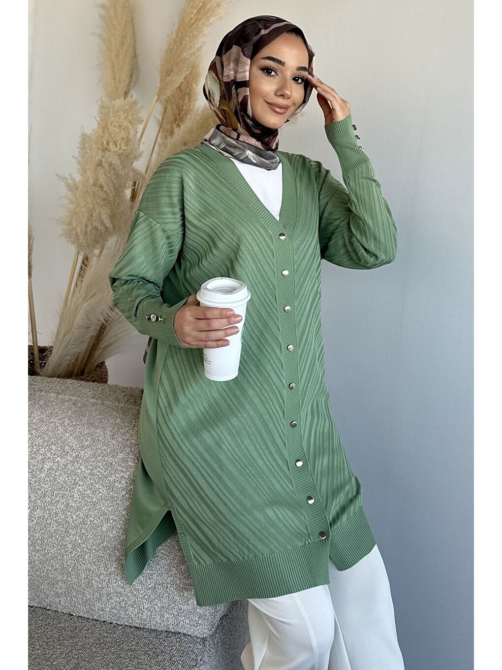 Yeşil Desenli Ön Düğmeli Tesettür Triko Hırka (m-l-xl Uyumludur)-3