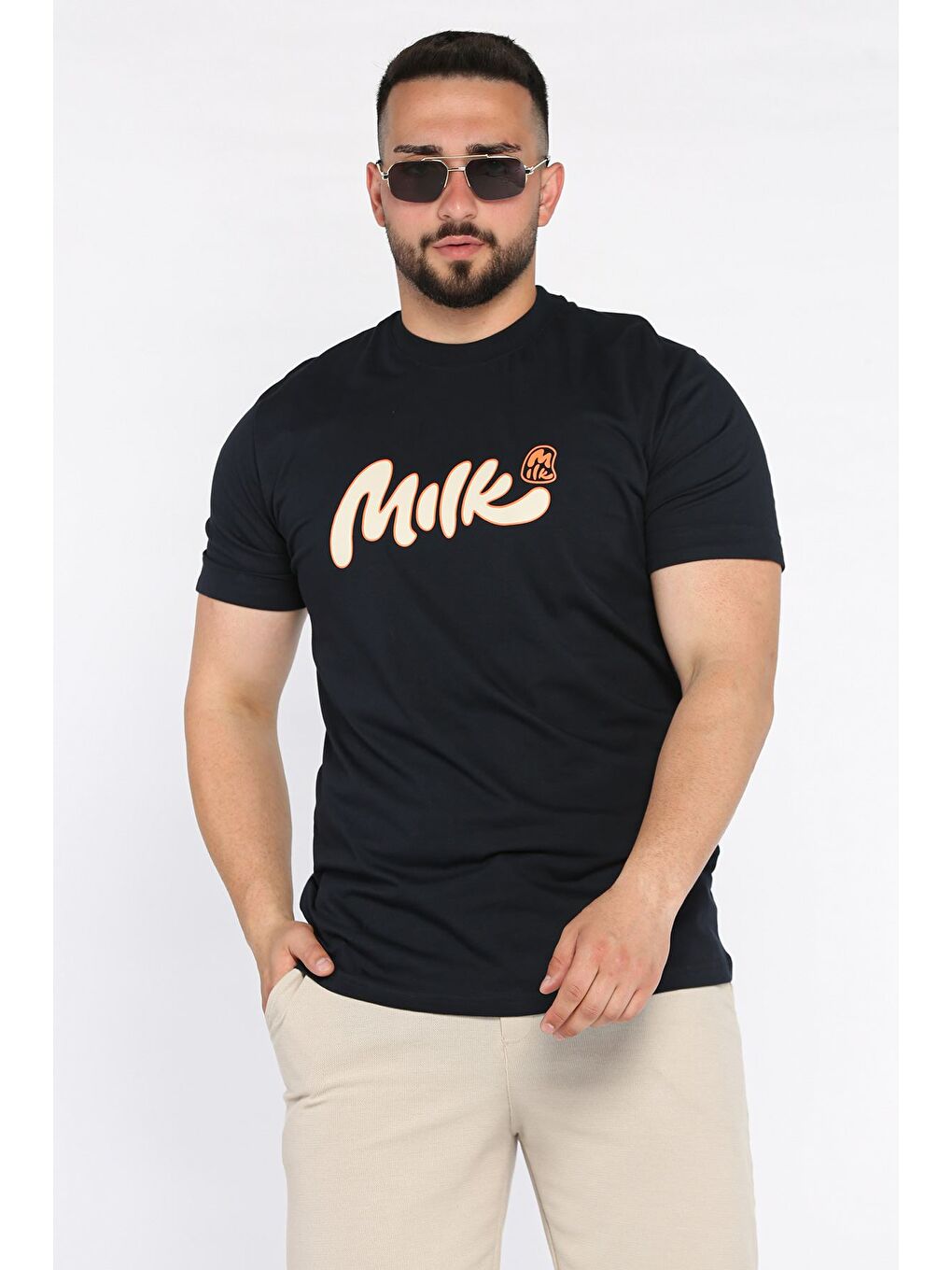 Lacivert Erkek Bisiklet Yaka Milk Baskılı Tişört