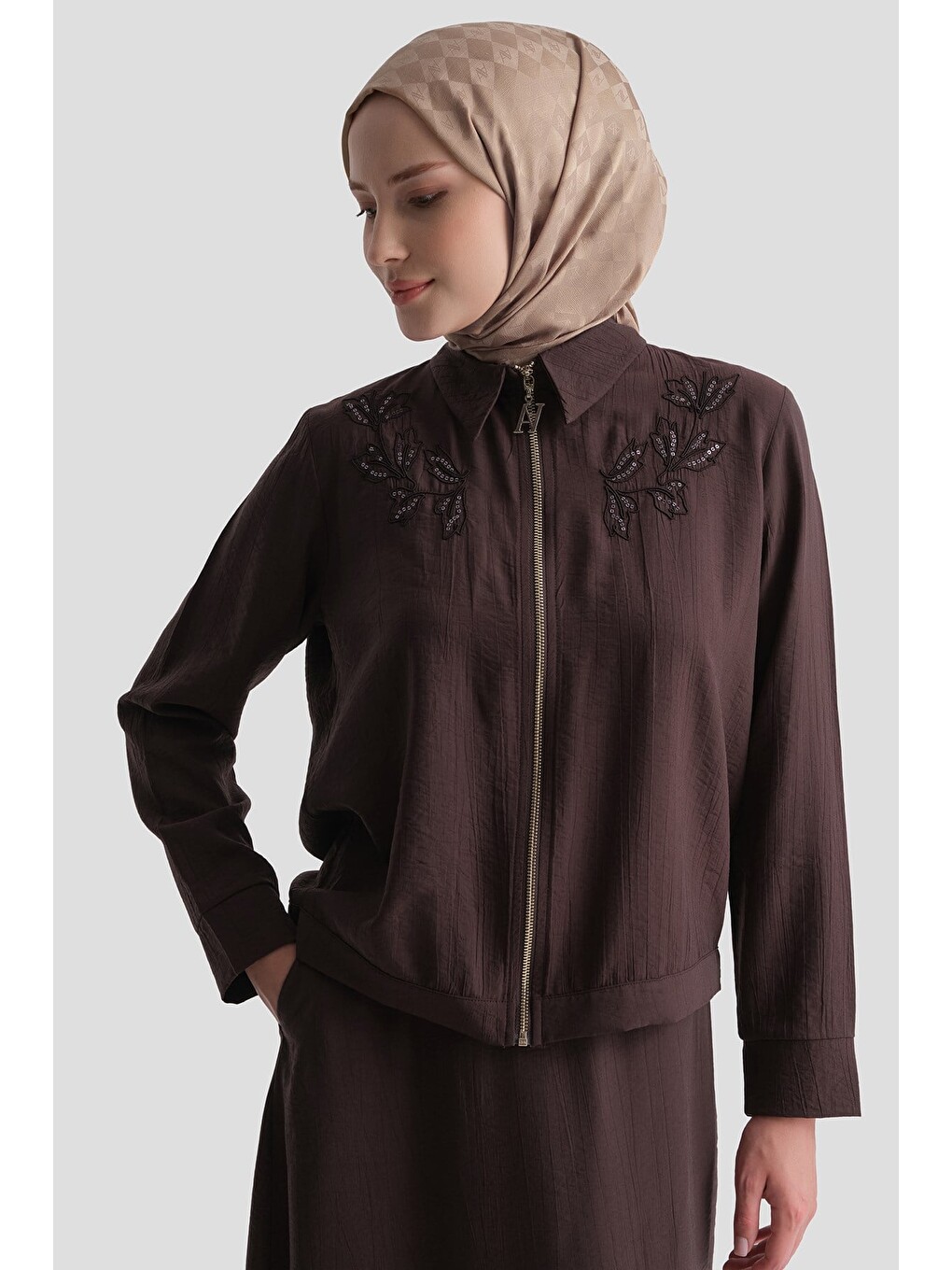 Kahverengi Nakışlı Ceketli Takım Acı Kahve-4