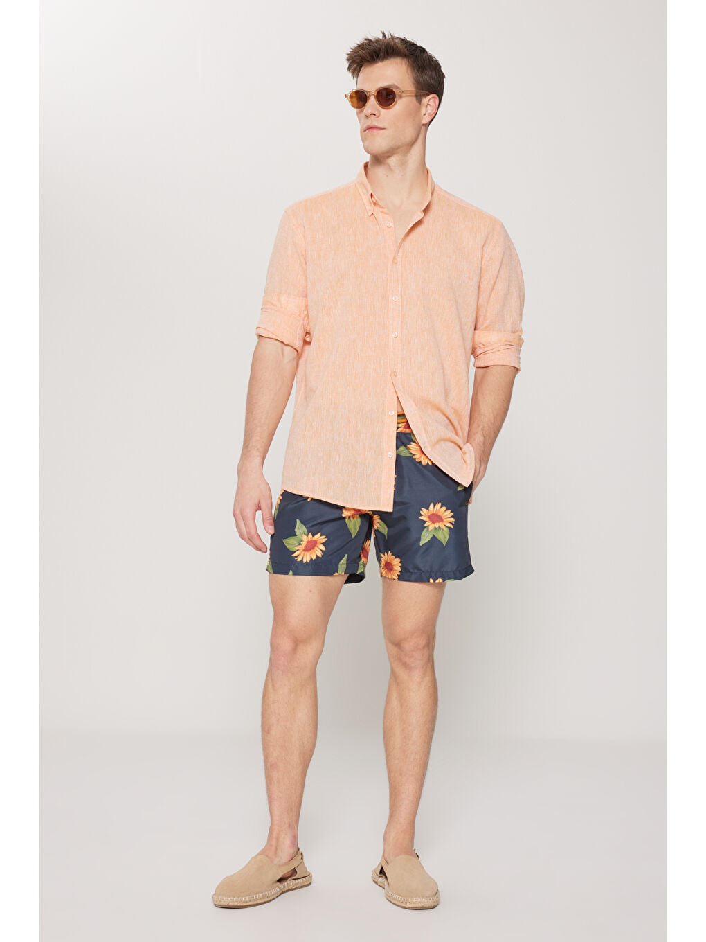 Erkek Haki Standart Fit Normal Kesim Cepli Hızlı Kuruyan Desenli Deniz Şortu