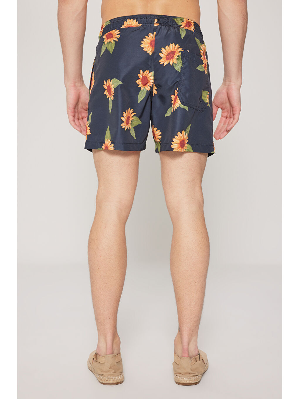 Erkek Haki Standart Fit Normal Kesim Cepli Hızlı Kuruyan Desenli Deniz Şortu-4