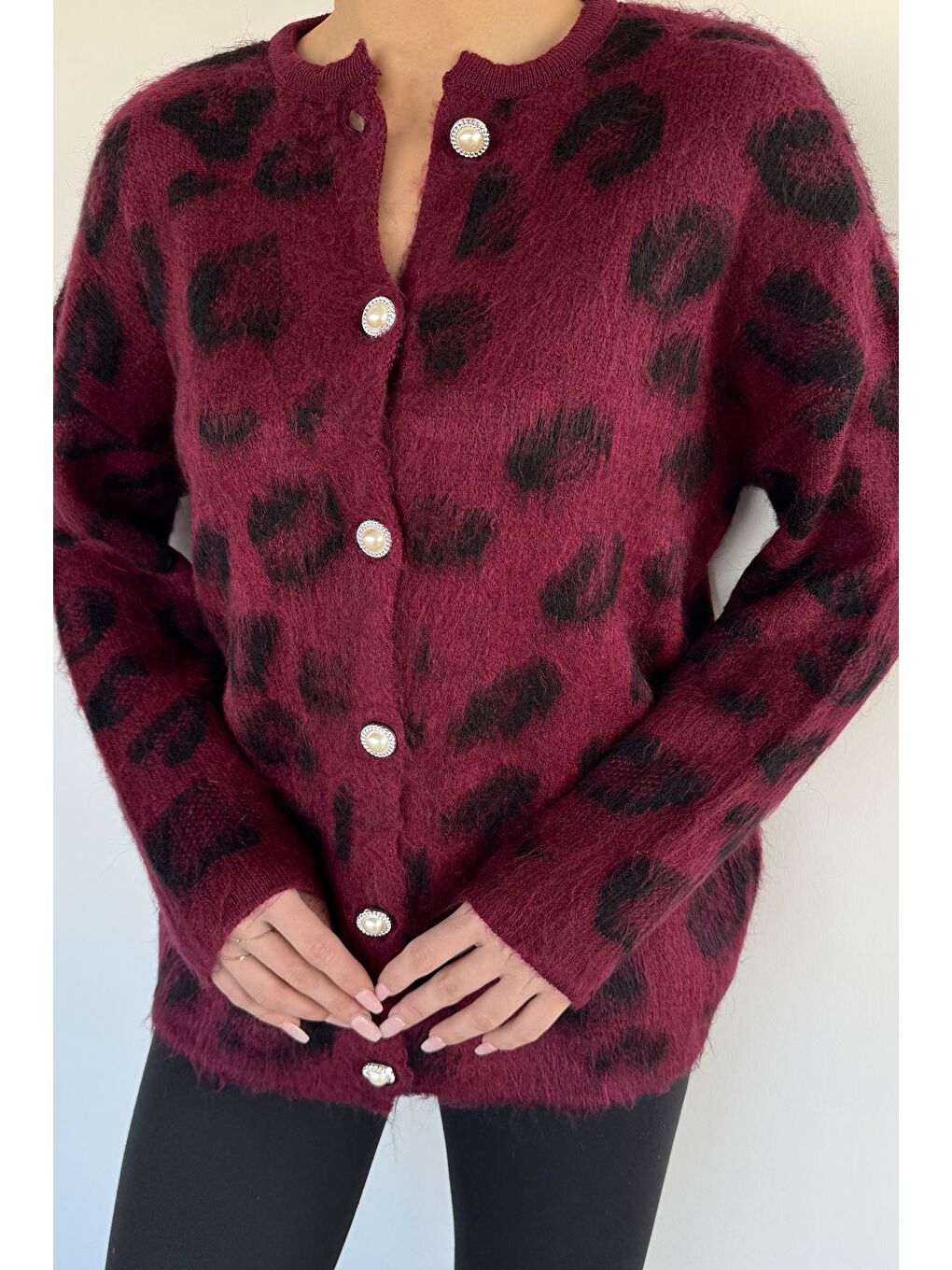 Bordo Kadın İnci Düğmeli Desenli Triko Hırka-2
