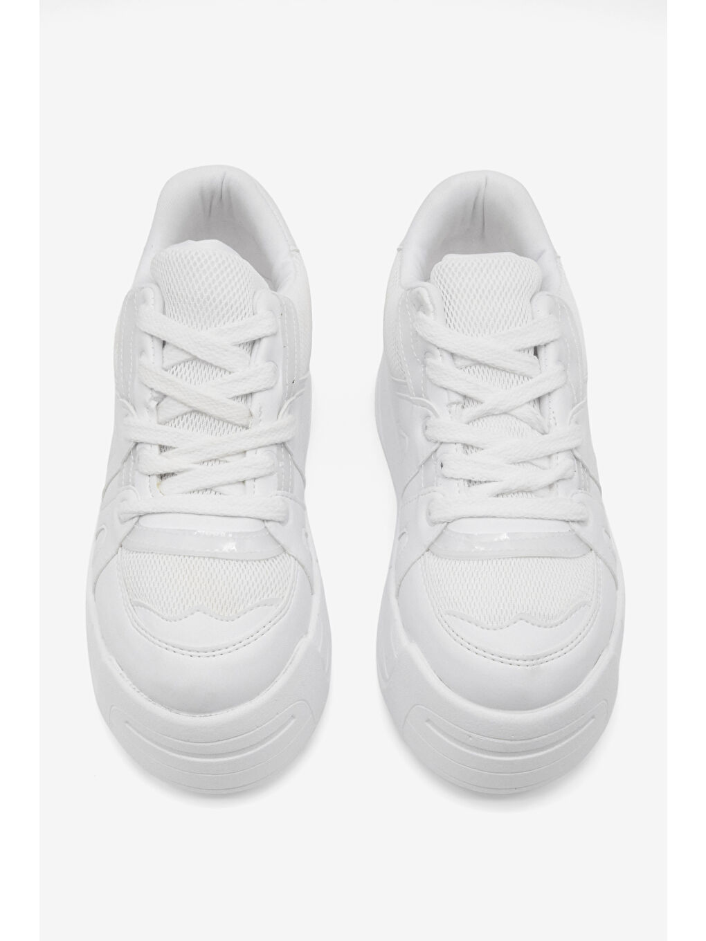 Kadın Beyaz Yüksek Taban Rahat Bağcıklı Sneaker-1