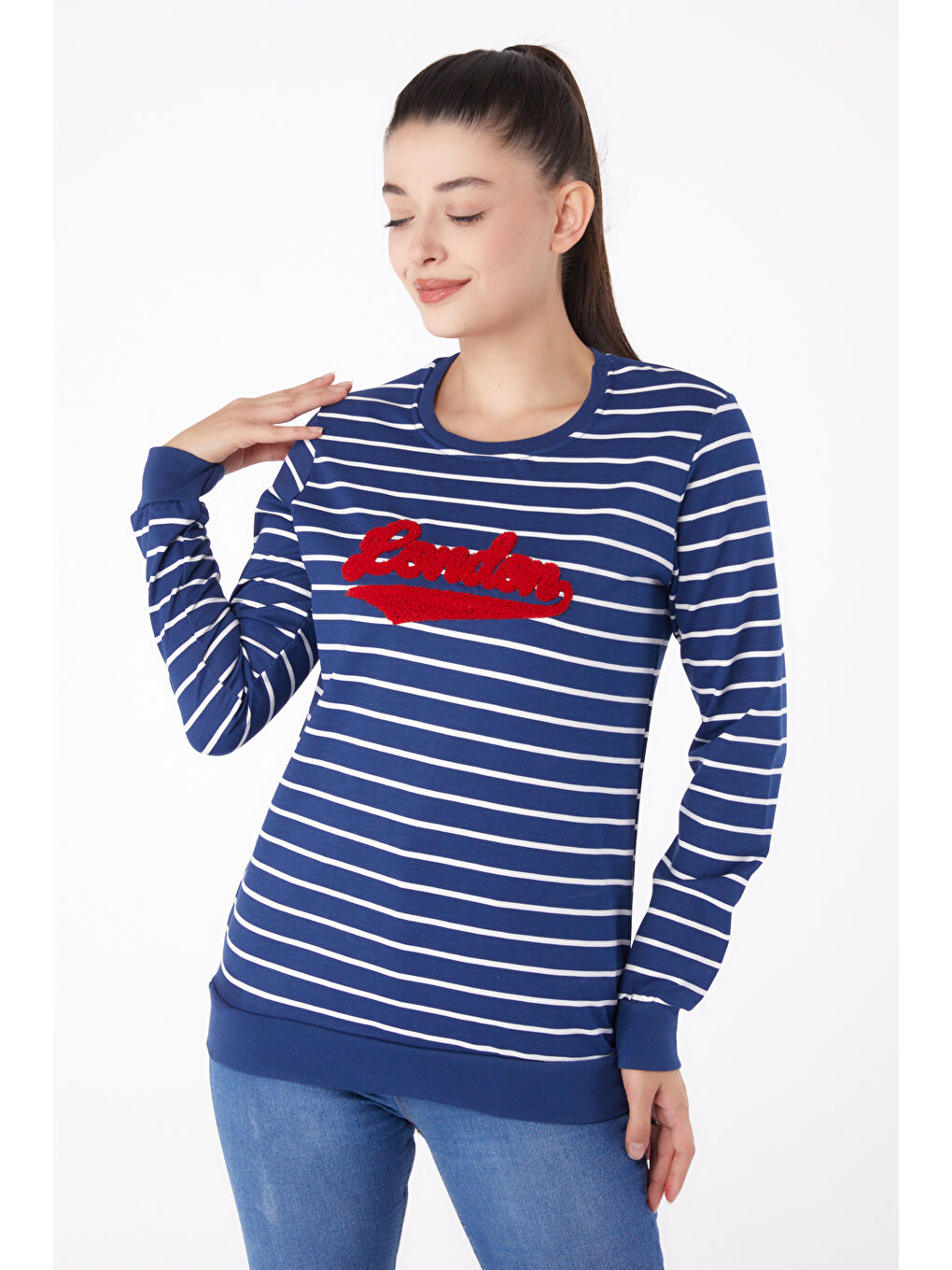 TOFİSA Düz Bisiklet Yaka Kadın Lacivert Nakışlı Sweatshirt - 26287 - 1