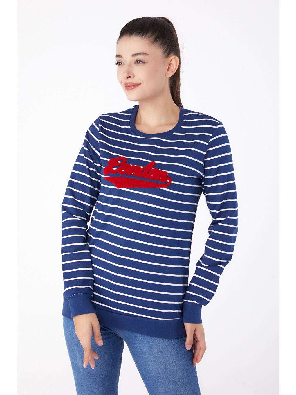 TOFİSA Düz Bisiklet Yaka Kadın Lacivert Nakışlı Sweatshirt - 26287 - 2