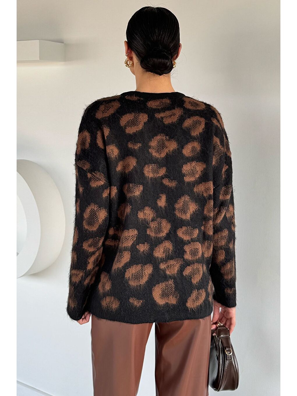 Siyah Kadın İnci Düğmeli Desenli Triko Hırka-3