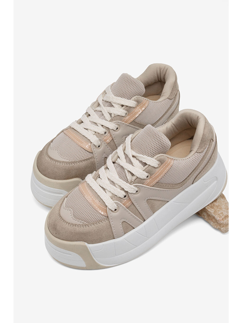Kadın Bej Yüksek Taban Rahat Bağcıklı Sneaker-3