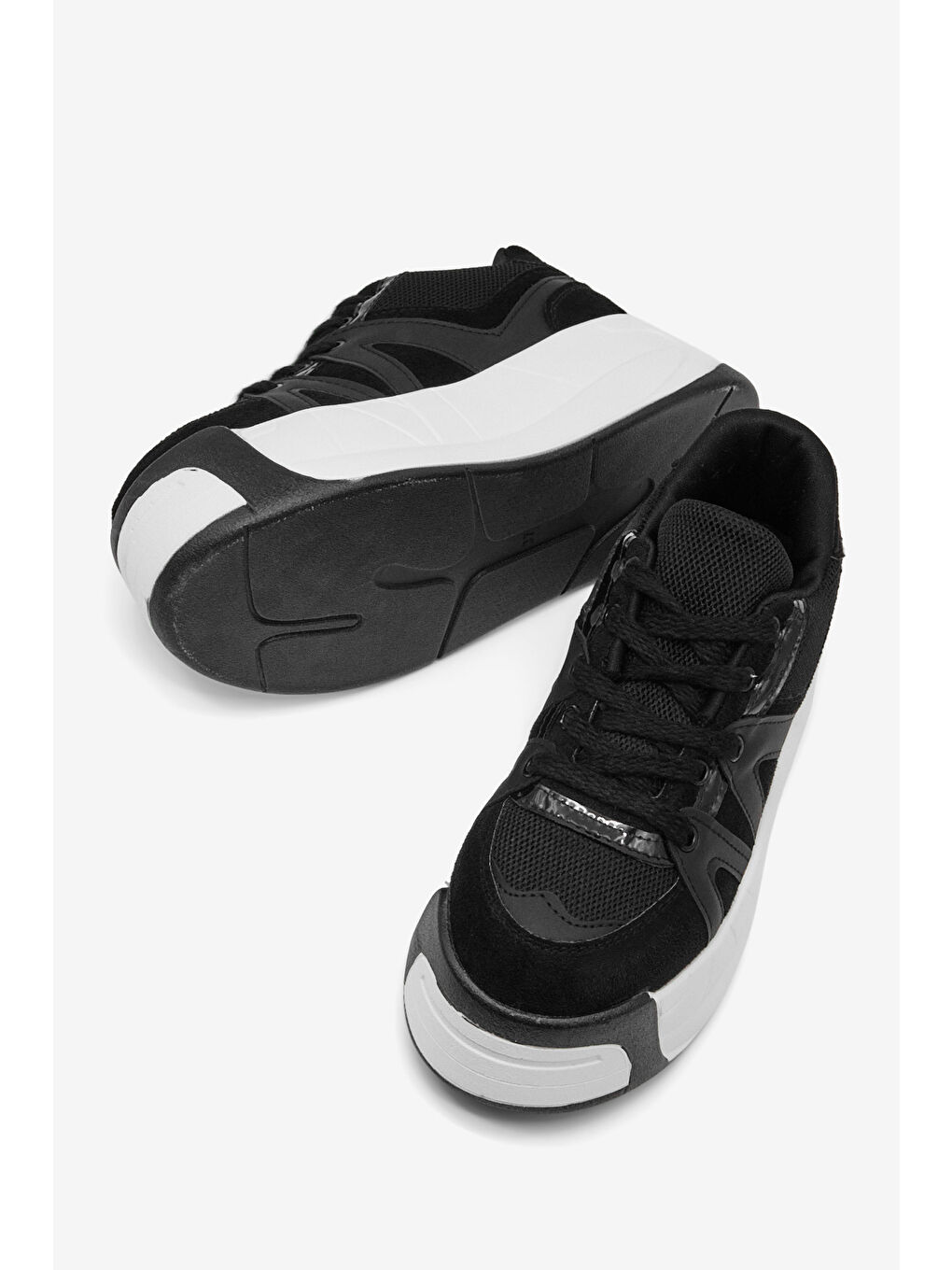 Kadın Siyah Yüksek Taban Rahat Bağcıklı Sneaker-2