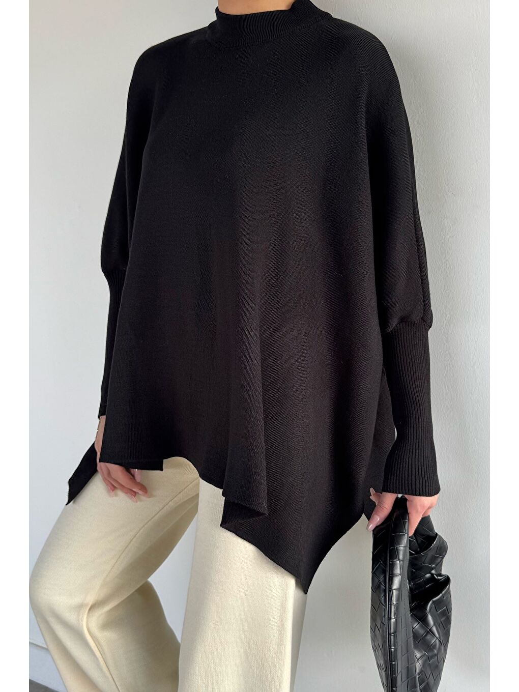 Siyah Kadın Bisiklet Yaka Düz Renk Triko Panço-2