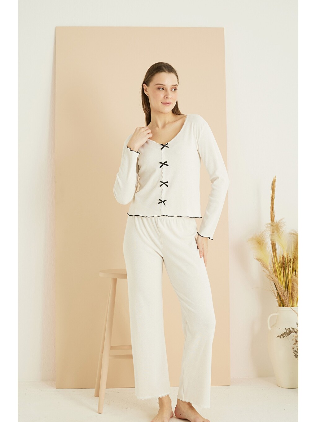 Ekru Dantelli Fiyonklu Fitilli Kaşkorse Örme Pijama Takım 7816-1