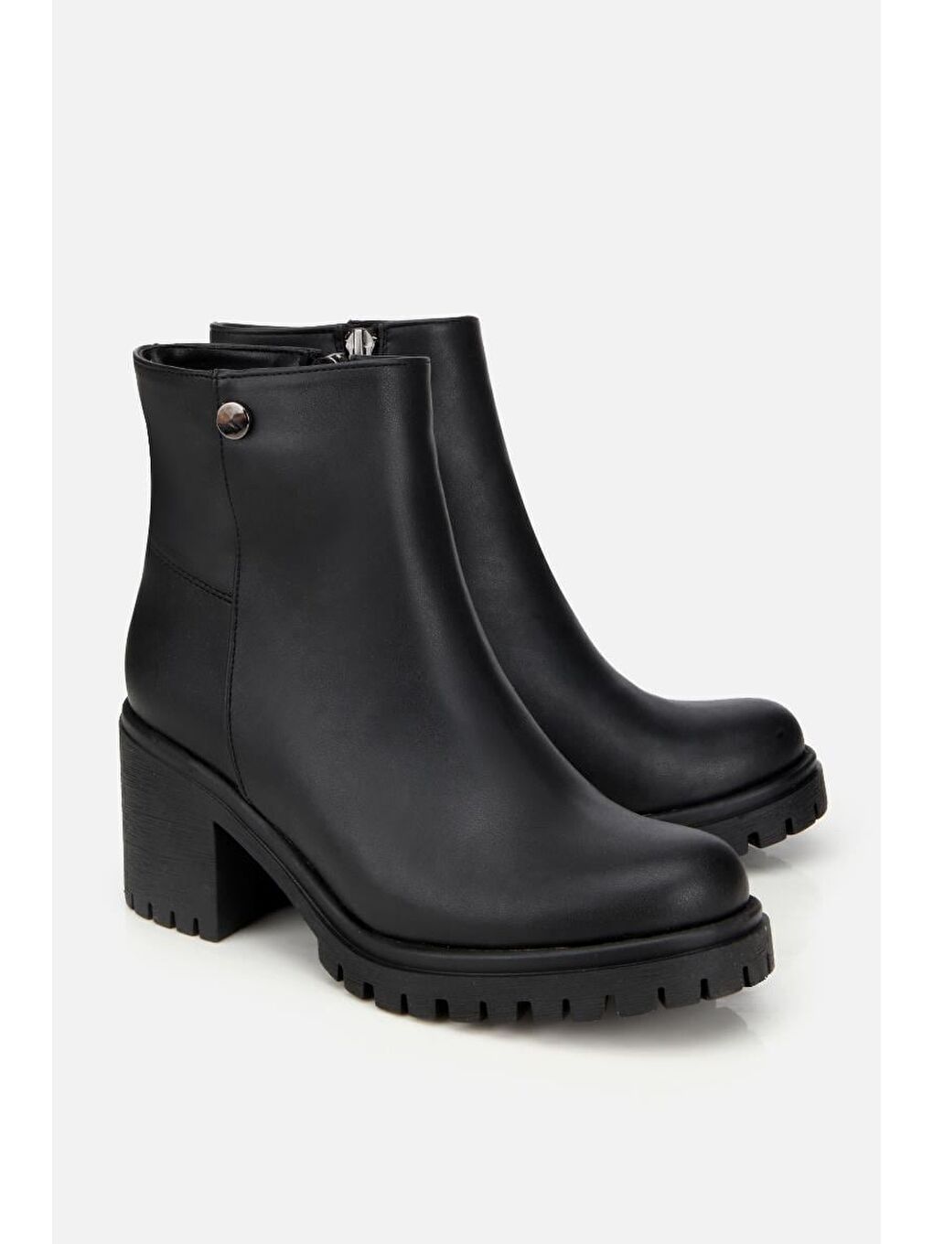 Kadın Siyah Kalın Tabanlı Bilekte Topuklu Bot-1