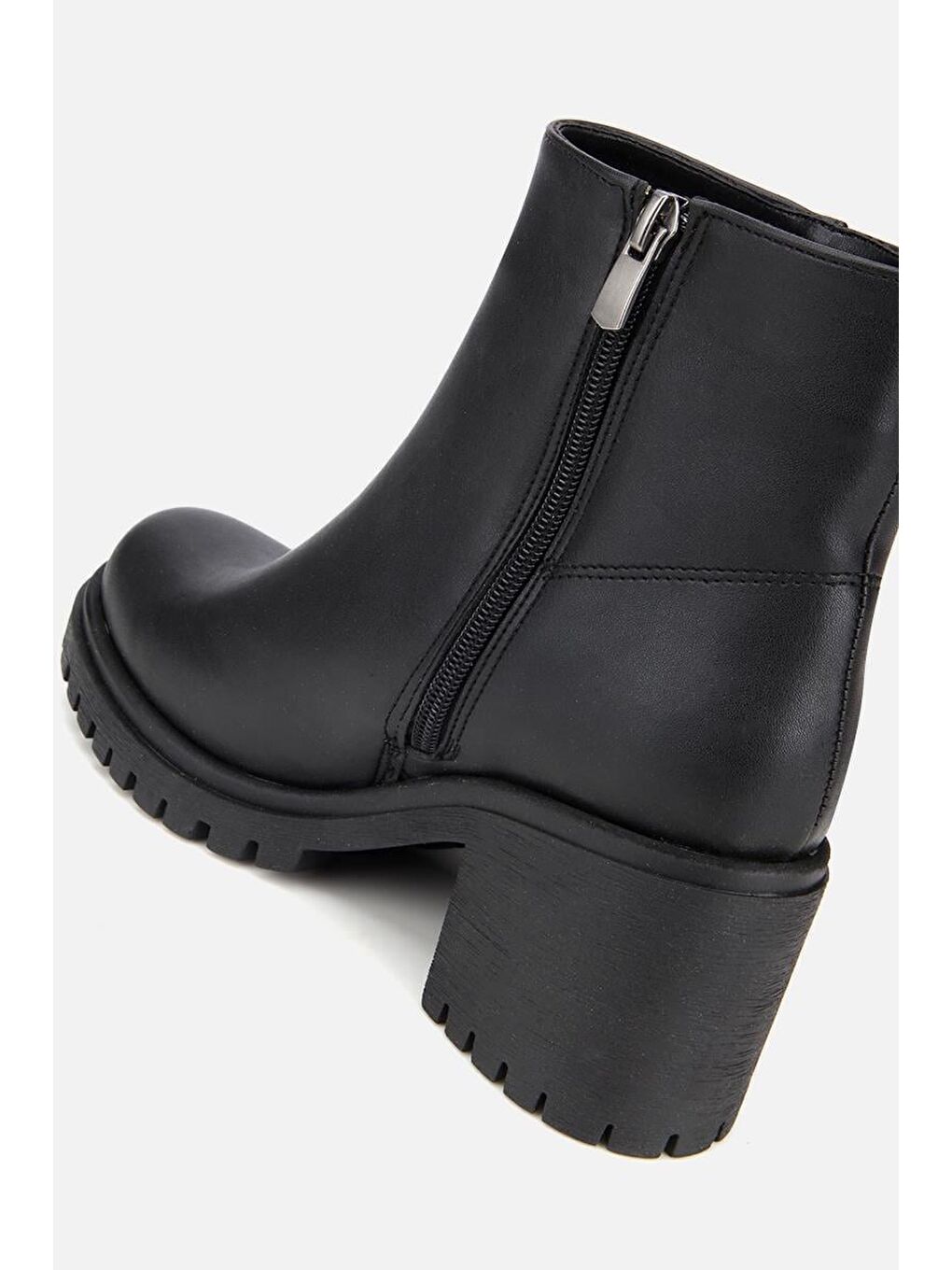 Kadın Siyah Kalın Tabanlı Bilekte Topuklu Bot-5