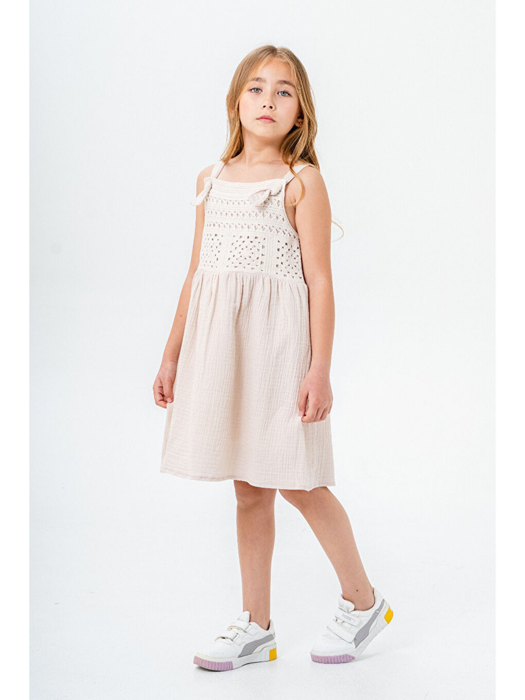 Beyaz Dantel Detaylı Müslin Kız Çocuk Elbise 21083-2