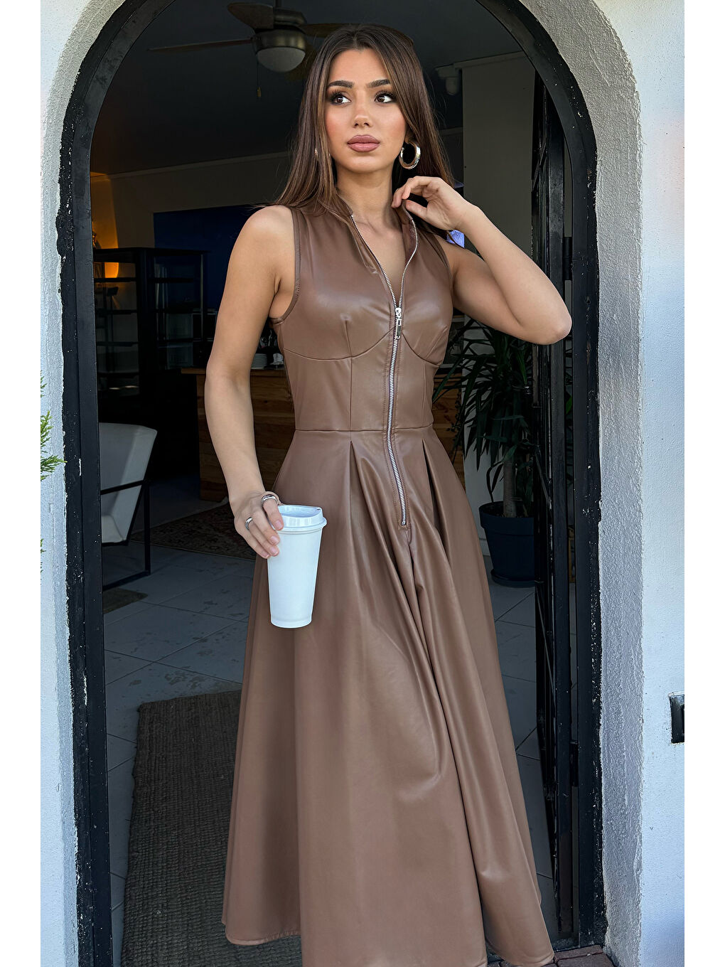Kahverengi Yarım Fermuarlı Suni Deri Elbise-1