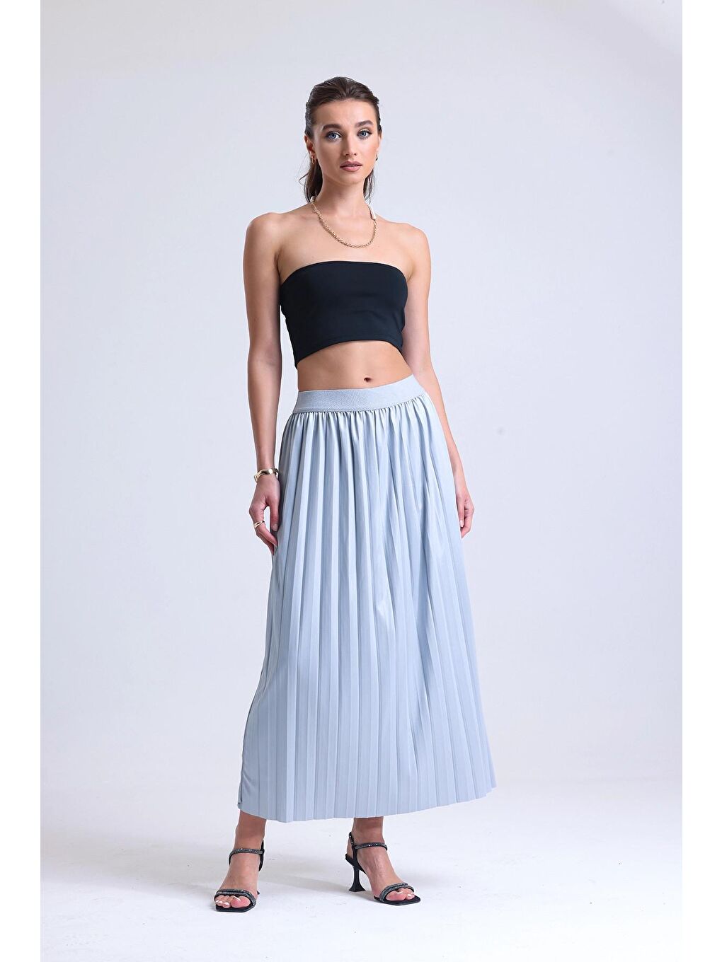 Mavi Saten Görünümlü Beli Lastikli Pileli Esnek Astarsız Uzun Kesim Etek