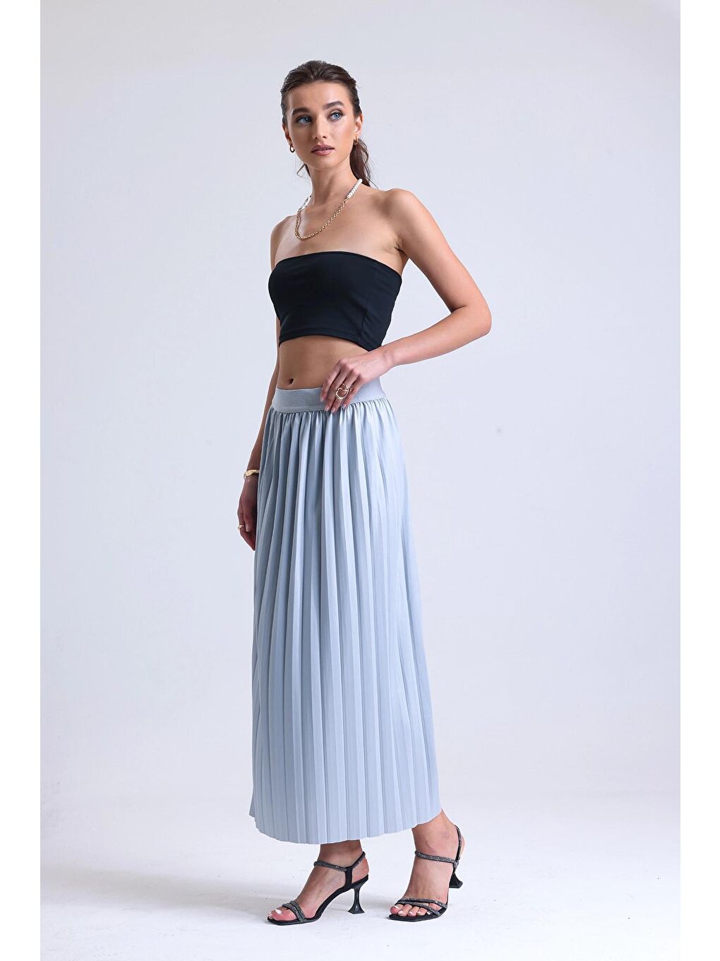 Mavi Saten Görünümlü Beli Lastikli Pileli Esnek Astarsız Uzun Kesim Etek-1