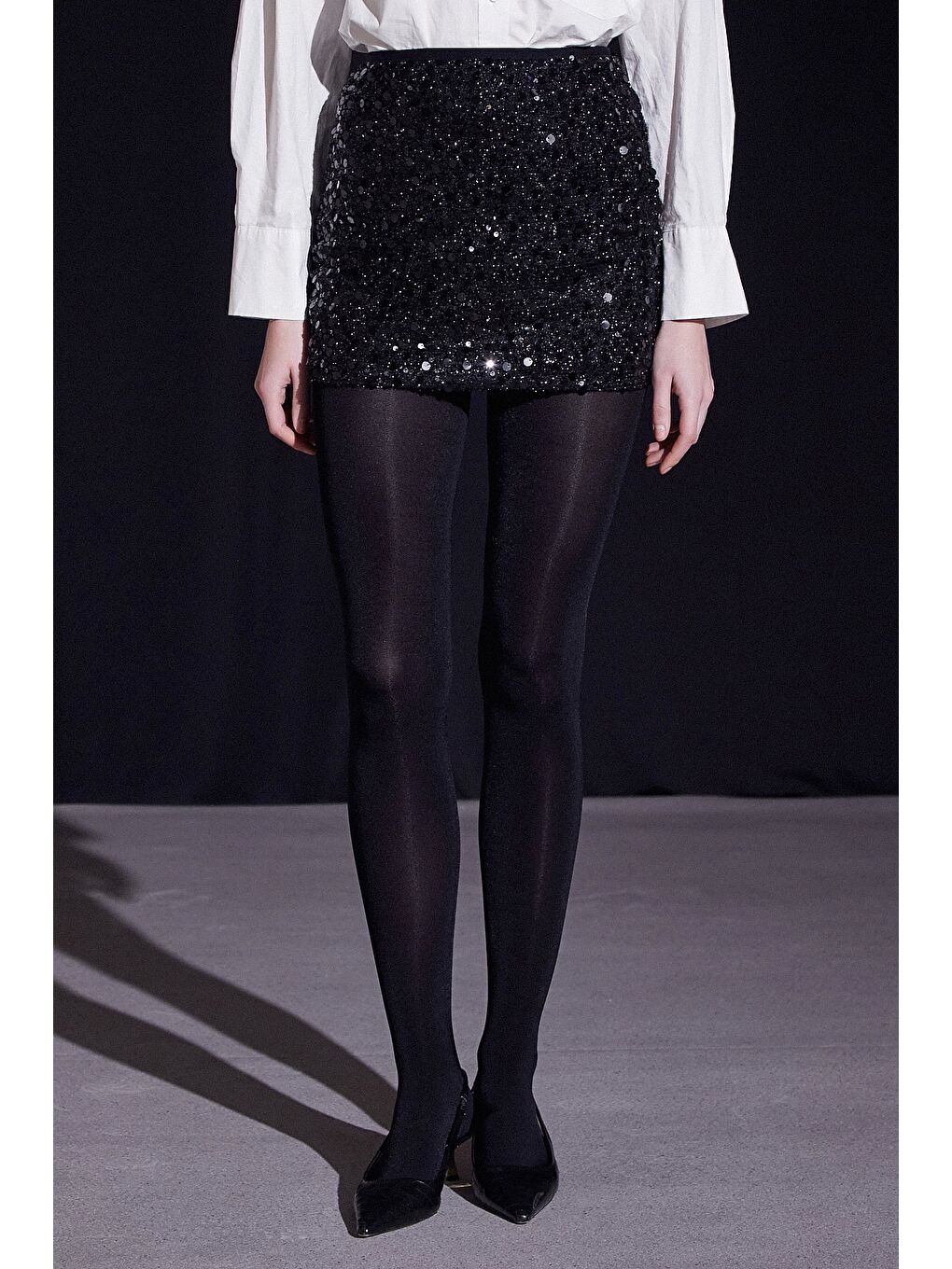 Pul Detaylı Mini Etek Siyah-3