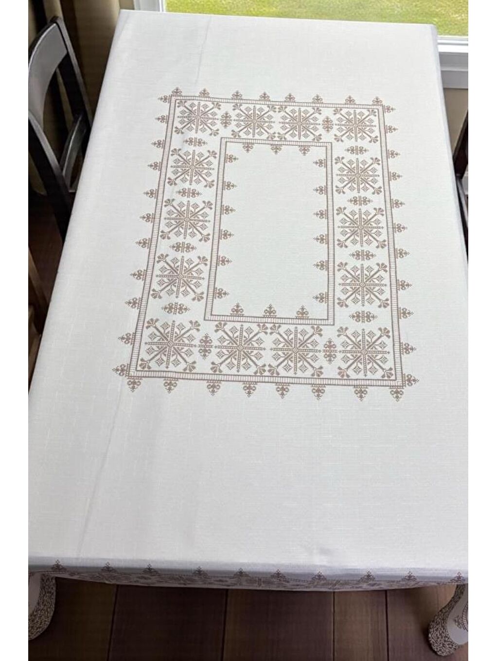 Kahverengi Asude Dertsiz Masa Örtüsü 120x150 cm Kahve-1