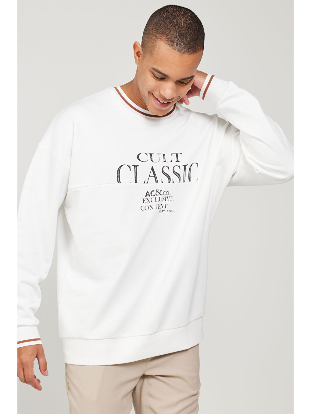 Erkek Kırık Beyaz Oversize Bol Kesim Bisiklet Yaka Pamuklu Baskılı Sweatshirt-2