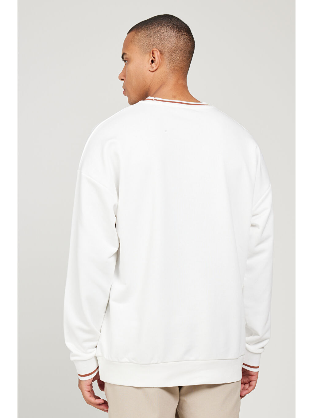 Erkek Kırık Beyaz Oversize Bol Kesim Bisiklet Yaka Pamuklu Baskılı Sweatshirt-4