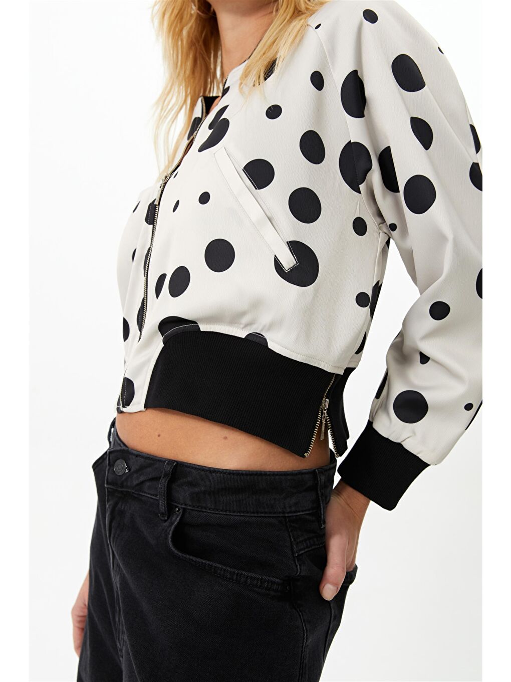 Ekru Puantiye Desenli Bomber Ceket-1
