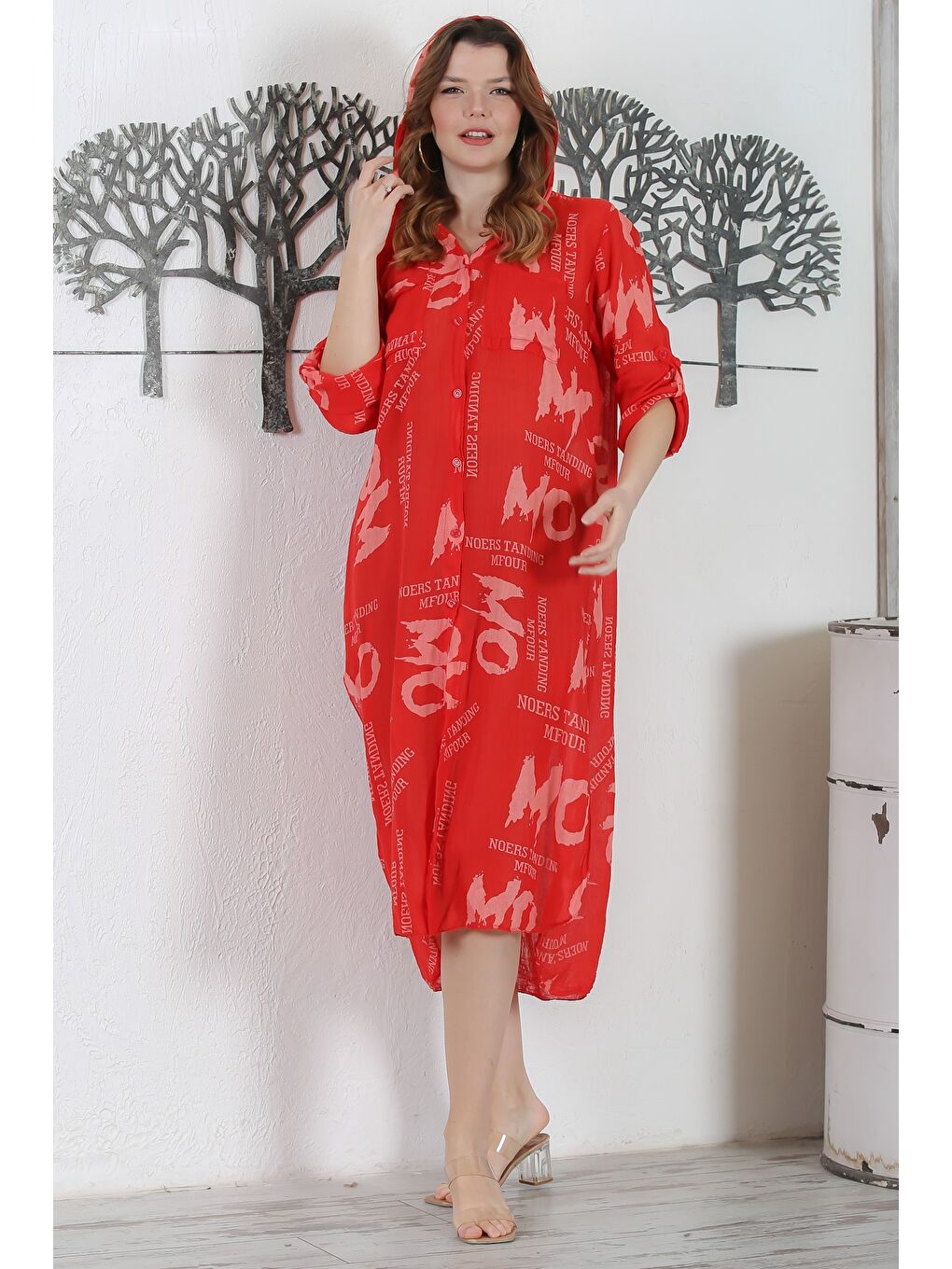 İtalyan Alev Turuncusu Kapüşonlu Düğmeli Uzun Kollu Çift Cepli Allover Baskılı Dokuma Elbise-1