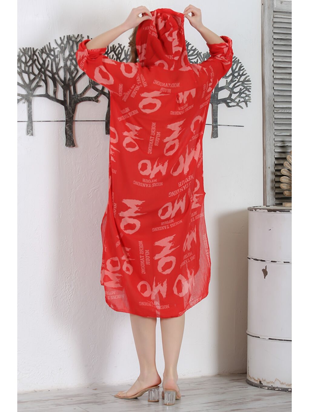 İtalyan Alev Turuncusu Kapüşonlu Düğmeli Uzun Kollu Çift Cepli Allover Baskılı Dokuma Elbise-6