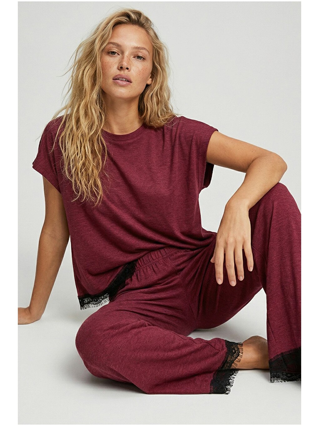 Bordo Dantel Detaylı Bisiklet Yaka Örme Pijama Takım
