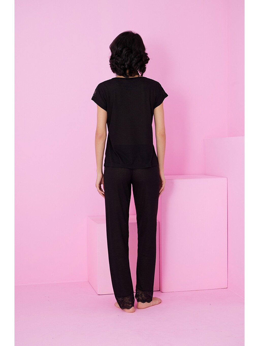 Siyah Soft Touch İnce Mevsimlik Dantel Detaylı Örme Pijama Takım7864-2