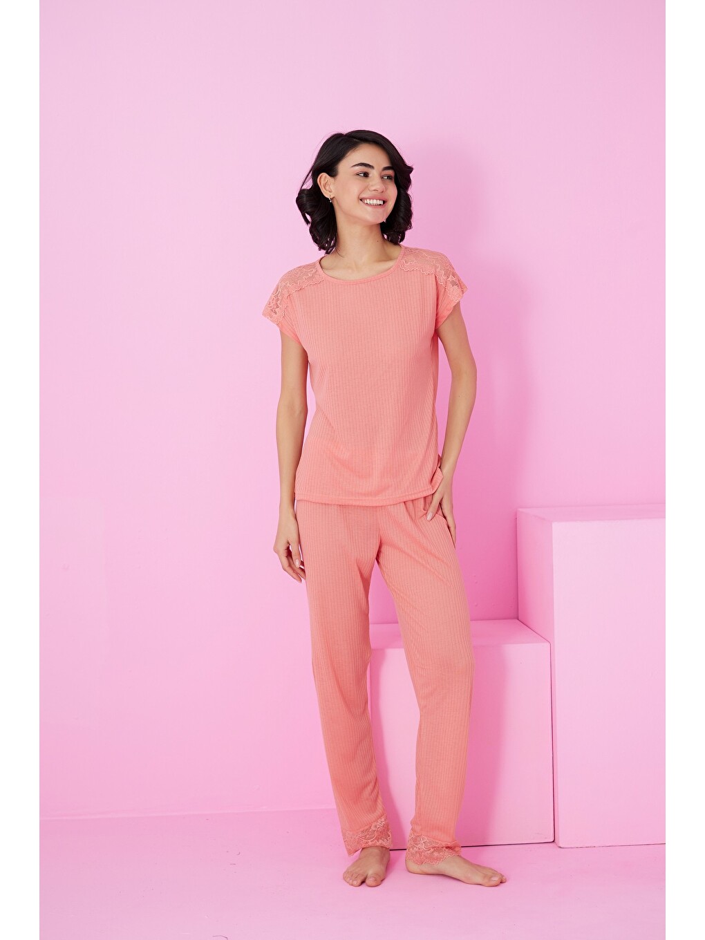 Pembe Soft Touch İnce Mevsimlik Dantel Detaylı Örme Pijama Takım7864-1