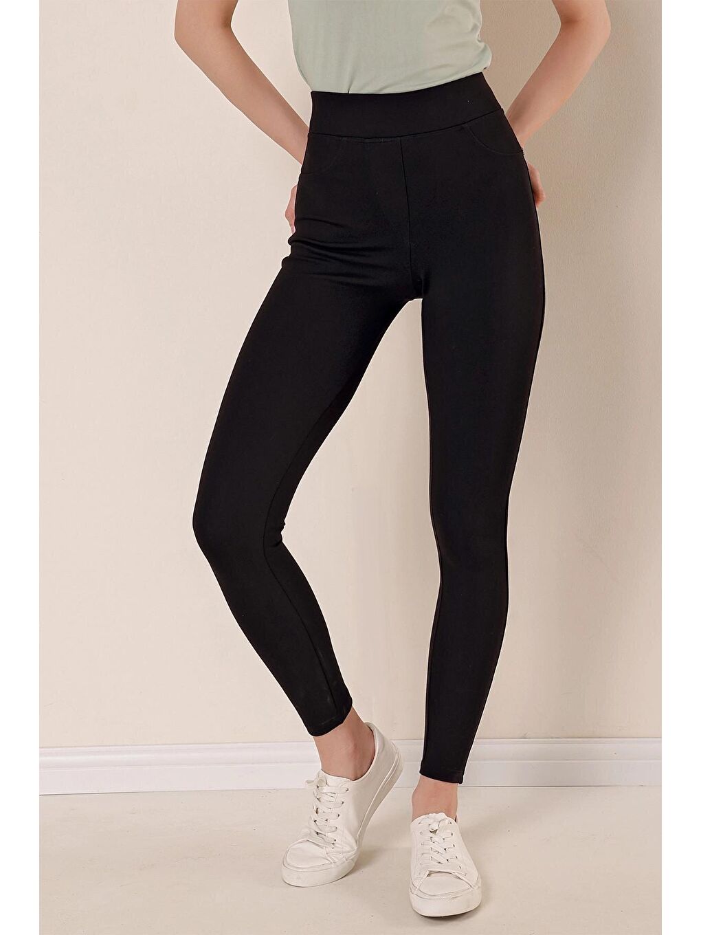 Siyah Cep Detaylı Çelik Örme Tayt Pantolon-2