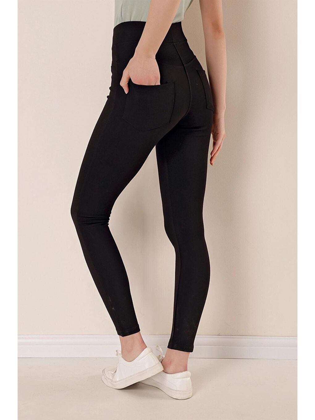 Siyah Cep Detaylı Çelik Örme Tayt Pantolon-4